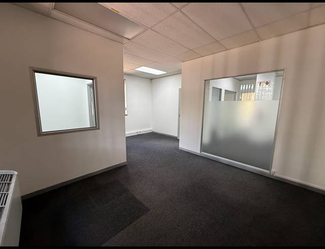 144M² OFFICE TO LET IN RIVIERA